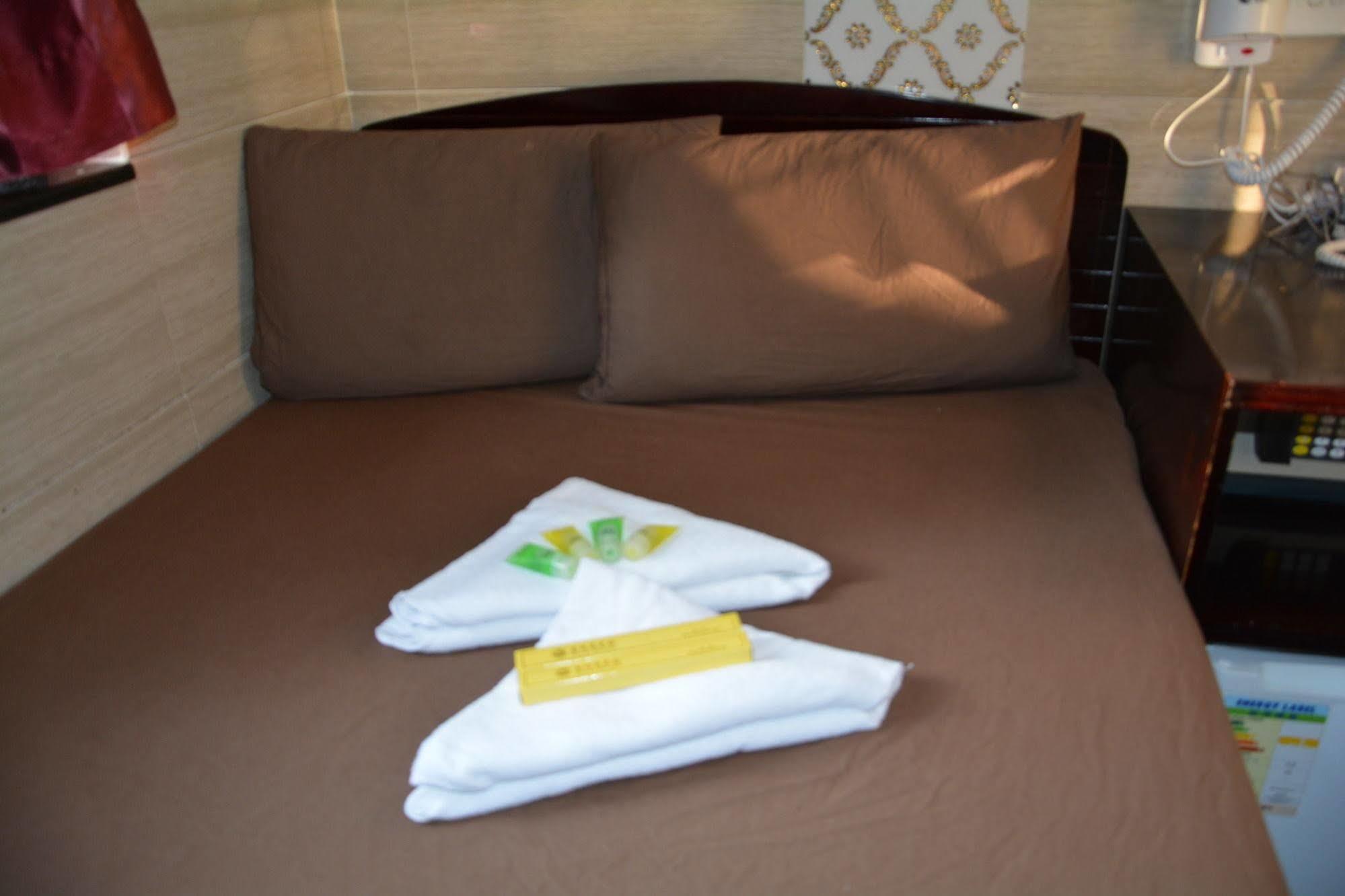Everest Base Camp Hostel Hong Kong Bagian luar foto