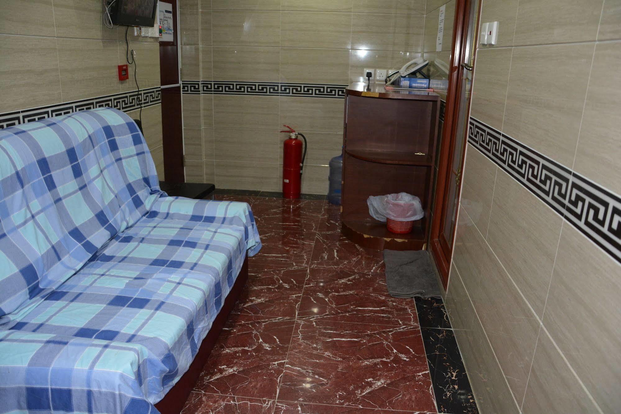 Everest Base Camp Hostel Hong Kong Bagian luar foto