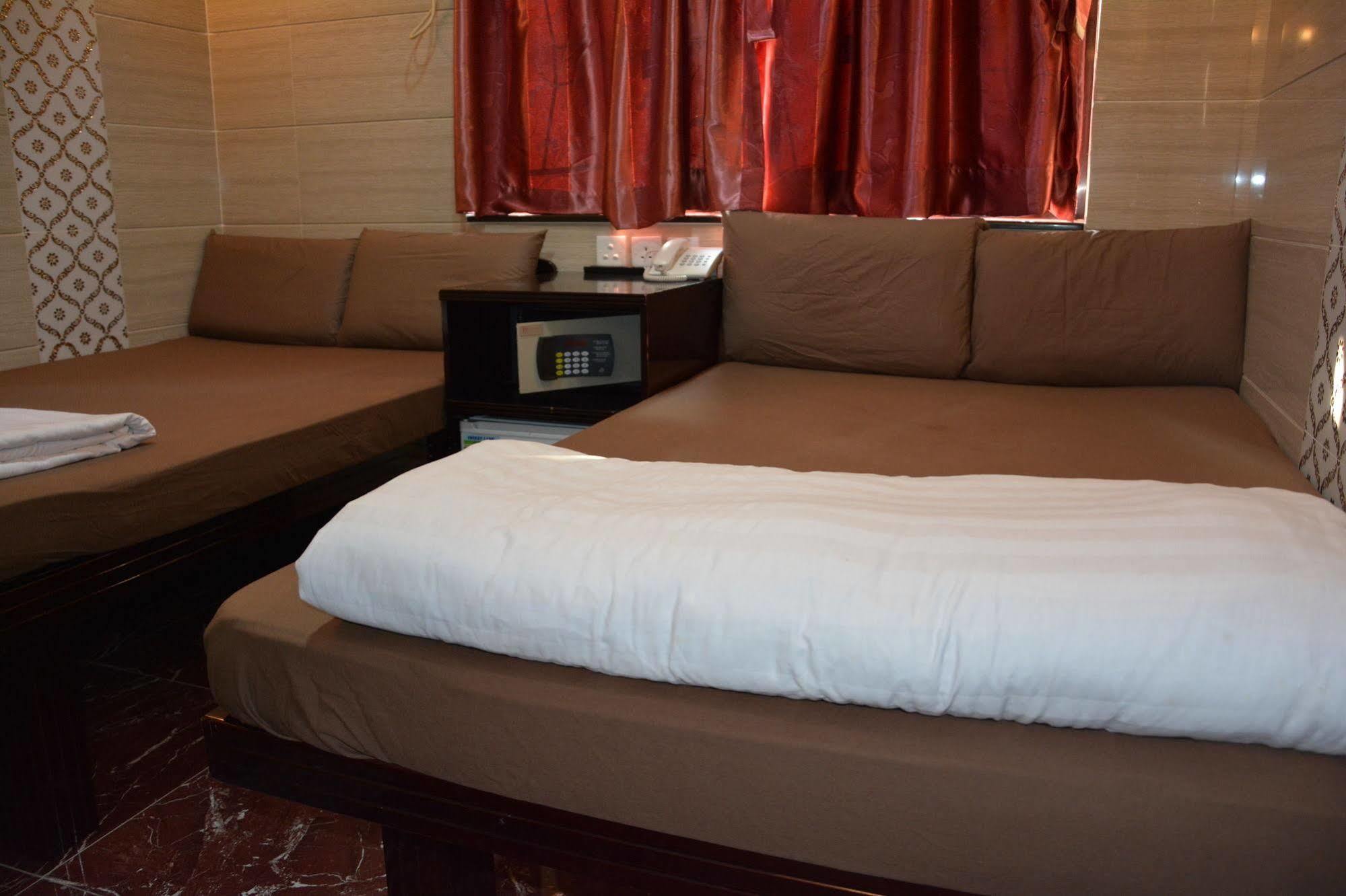Everest Base Camp Hostel Hong Kong Bagian luar foto